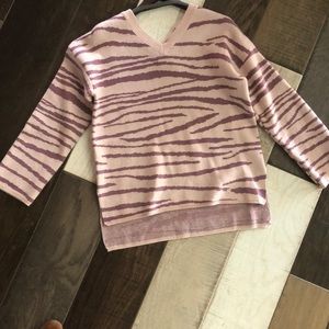 Listicle Sweater size Small